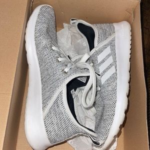 Women’s adidas size 8 sneaker